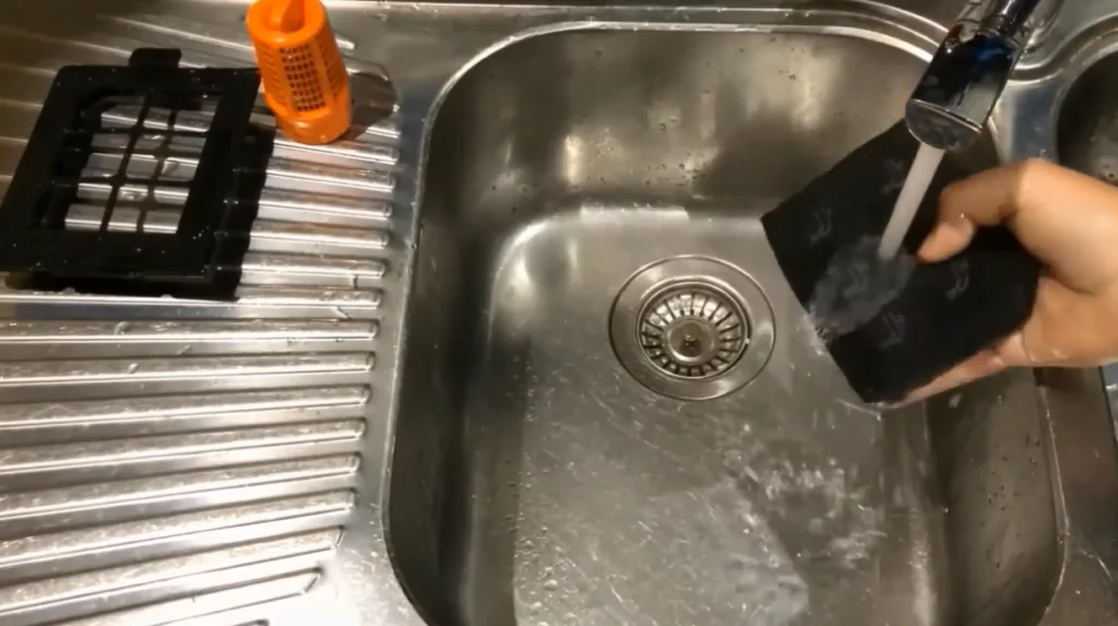 Washing Electrolux vacuum filters